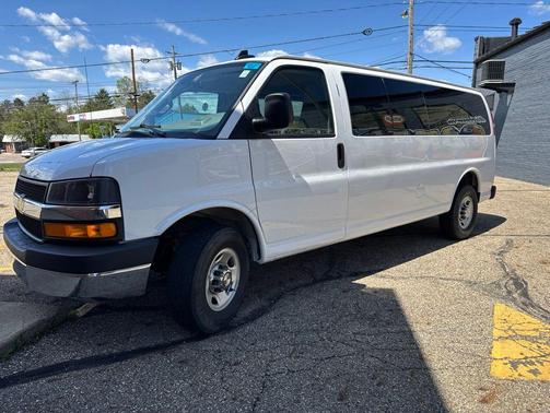 Summit White 2024 Chevrolet Express 3500 RWD 3500 Extended Wheelbase LT