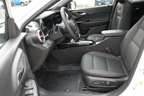 Summit White 2026 Chevrolet Trax FWD 2RS