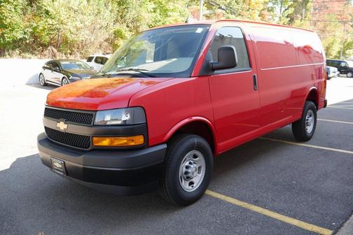 2025 Chevrolet Express 2500 RWD 2500 Regular Wheelbase WT