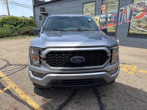 Iconic Silver Metallic 2023 Ford F-150 XL