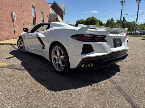Arctic White 2021 Chevrolet Corvette Stingray w/3LT