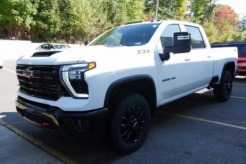 2025 Chevrolet Silverado 3500 LT