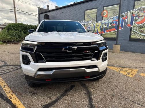 Summit White 2026 Chevrolet Colorado Z71