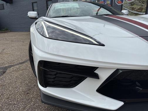 Arctic White 2026 Chevrolet Corvette Stingray w/1LT