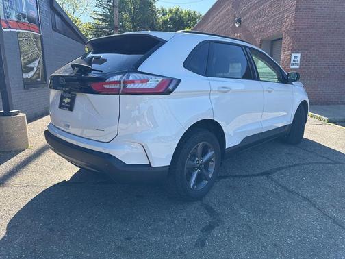 Oxford White 2023 Ford Edge SEL