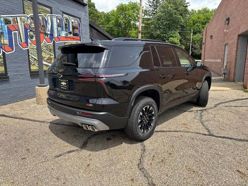 Mosaic Black Metallic 2026 Chevrolet Traverse AWD Z71