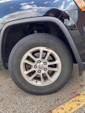 Diamond Black Crystal Pearlcoat 2020 Jeep Grand Cherokee Laredo