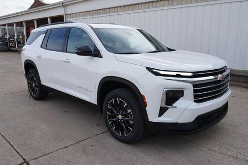 Summit White 2026 Chevrolet Traverse LT