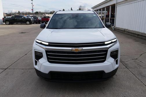 Summit White 2026 Chevrolet Traverse LT