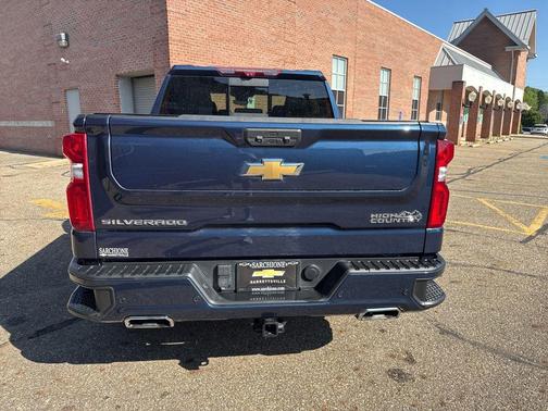 Northsky Blue Metallic 2022 Chevrolet Silverado 1500 High Country