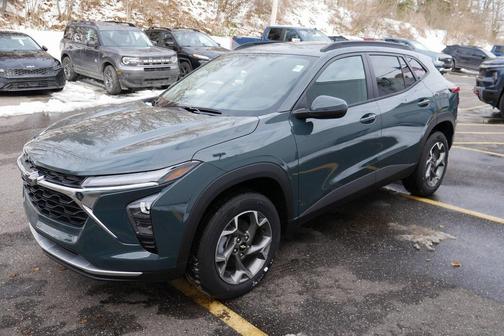 2025 Chevrolet Trax LT