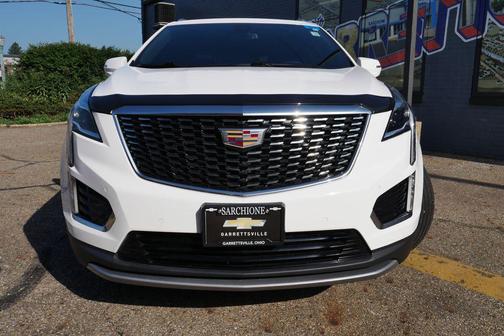 Crystal White Tricoat 2022 Cadillac XT5 Premium Luxury