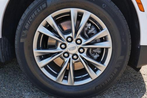 Crystal White Tricoat 2022 Cadillac XT5 Premium Luxury