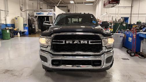 2022 RAM 3500 Tradesman Crew Cab 4x4 8' Box