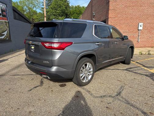 Satin Steel Metallic 2020 Chevrolet Traverse High Country