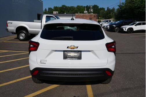 2025 Chevrolet Trax LS