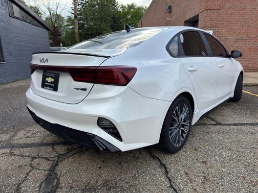 Snow White Pearl 2023 Kia Forte GT-Line