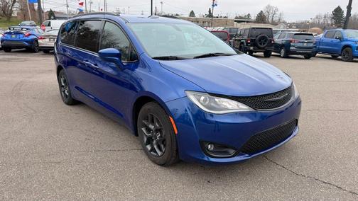 2019 Chrysler Pacifica Touring-L Plus