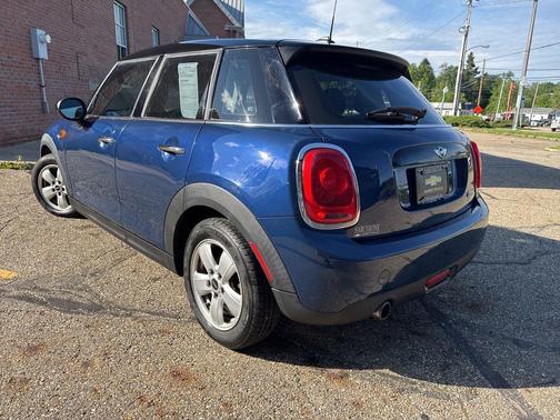 Deep Blue Metallic 2016 MINI Hardtop Cooper