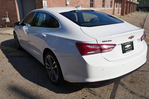 Summit White 2024 Chevrolet Malibu FWD 2LT
