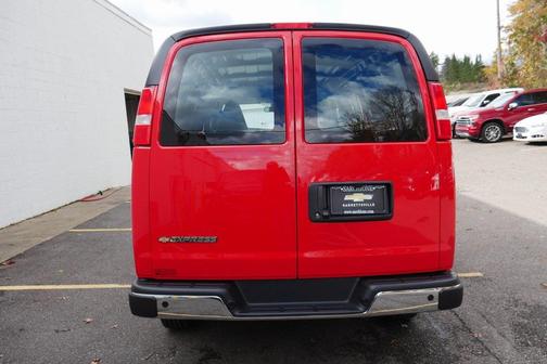 2025 Chevrolet Express 2500 RWD 2500 Regular Wheelbase WT