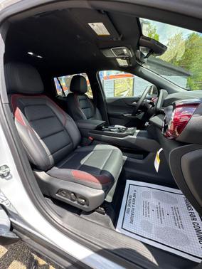 Polar White Tricoat 2026 Chevrolet Equinox AWD RS