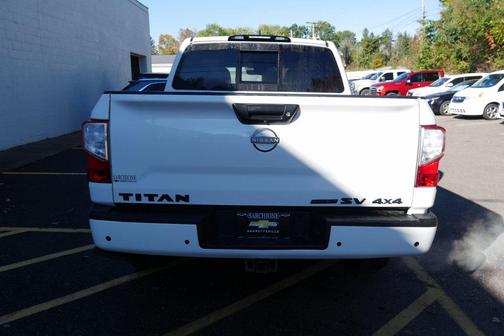 2023 Nissan Titan SV