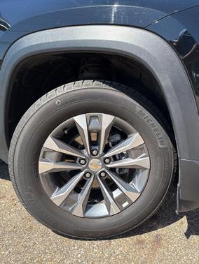 Mosaic Black Metallic 2025 Chevrolet Equinox 1LT