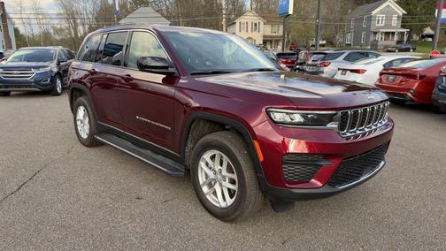 2025 Jeep Grand Cherokee Laredo