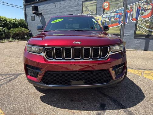 Velvet Red Pearlcoat 2025 Jeep Grand Cherokee Laredo