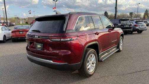 2025 Jeep Grand Cherokee Laredo