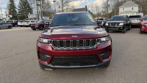 2025 Jeep Grand Cherokee Laredo