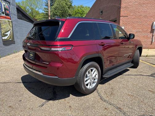 Velvet Red Pearlcoat 2025 Jeep Grand Cherokee Laredo