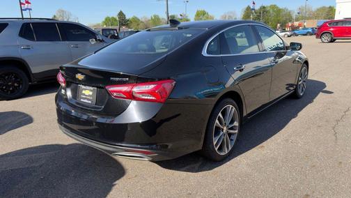 Mosaic Black Metallic 2022 Chevrolet Malibu FWD Premier
