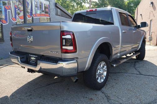 Billet Silver Metallic Clearcoat 2022 RAM 2500 Laramie Crew Cab 4x4 6'4' Box
