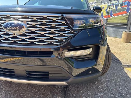 Agate Black Metallic 2022 Ford Explorer Platinum