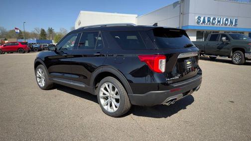 Agate Black Metallic 2022 Ford Explorer Platinum