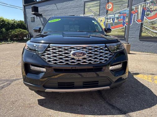Agate Black Metallic 2022 Ford Explorer Platinum