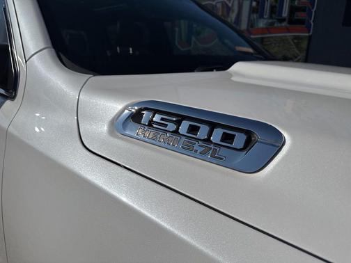Ivory White Tri-Coat Pearlcoat 2020 RAM 1500 Longhorn