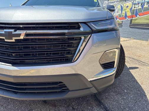 Sterling Gray Metallic 2023 Chevrolet Traverse LT Cloth