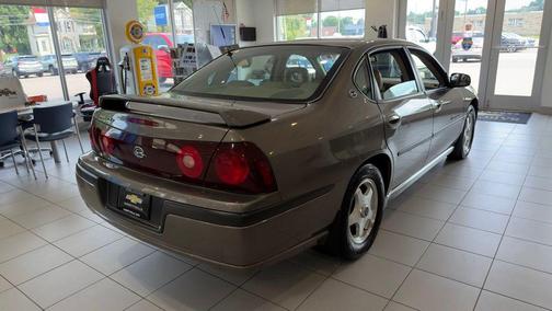 Medium Bronzemist Metallic 2002 Chevrolet Impala LS