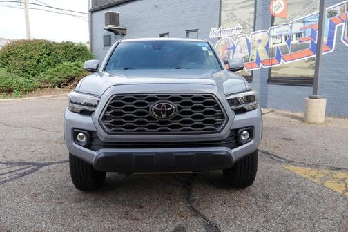 Cement 2020 Toyota Tacoma TRD Off Road