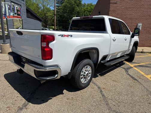 Summit White 2025 Chevrolet Silverado 2500 LT