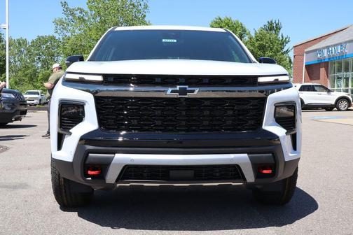 Polar White Tricoat 2026 Chevrolet Traverse AWD Z71