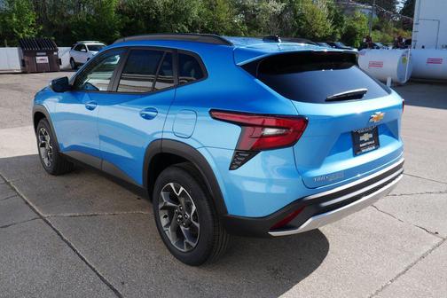 Marina Blue Metallic 2026 Chevrolet Trax LT