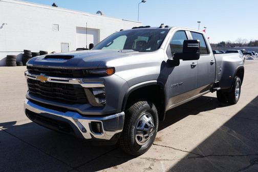 Sterling Gray Metallic 2026 Chevrolet Silverado 3500 LT