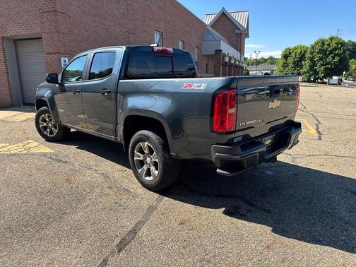 Shadow Gray Metallic 2019 Chevrolet Colorado Z71