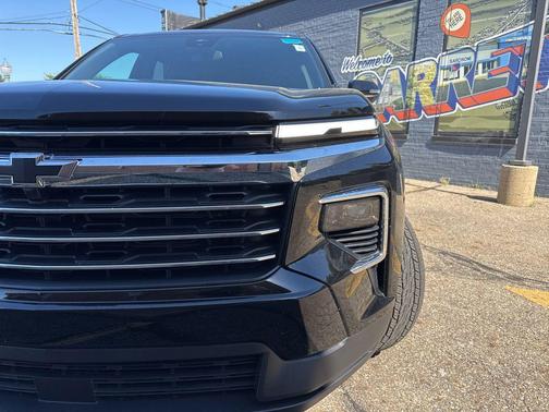 Mosaic Black Metallic 2026 Chevrolet Traverse LT