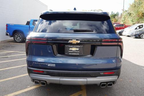 2025 Chevrolet Traverse LT