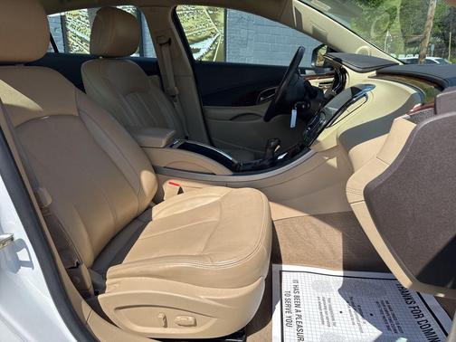 Summit White 2011 Buick LaCrosse CXL